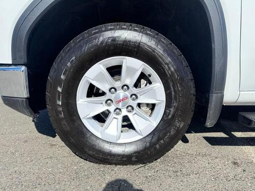 Summit White 2024 GMC Sierra 1500 Pro