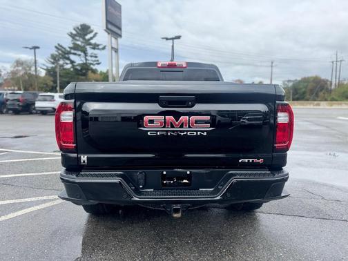 2024 GMC Canyon AT4