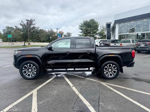 2024 GMC Canyon AT4