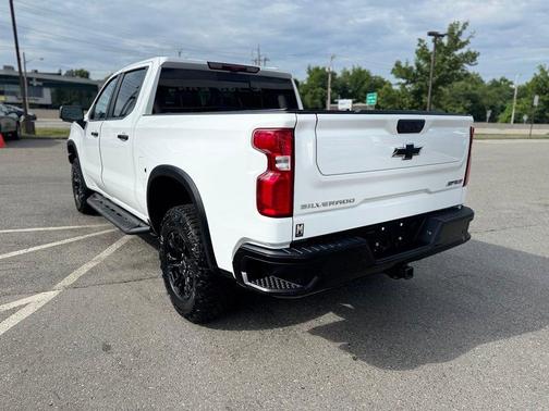 Summit White 2025 Chevrolet Silverado 1500 ZR2