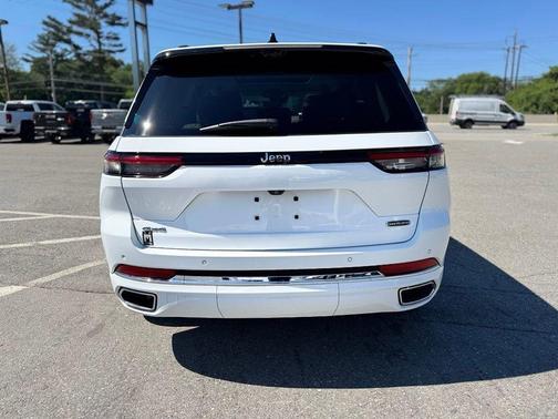 White 2023 Jeep Grand Cherokee Overland