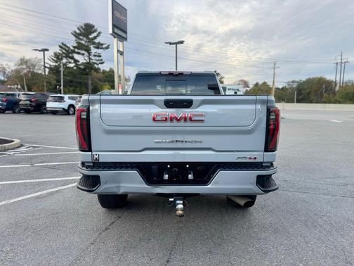 2024 GMC Sierra 2500 AT4