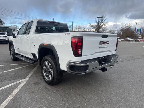 2026 GMC Sierra 2500 SLE