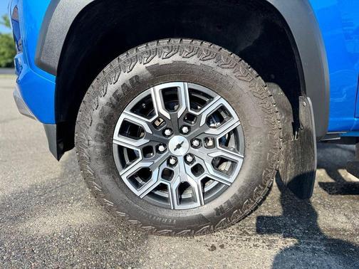 Glacier Blue Metallic 2023 Chevrolet Colorado Z71