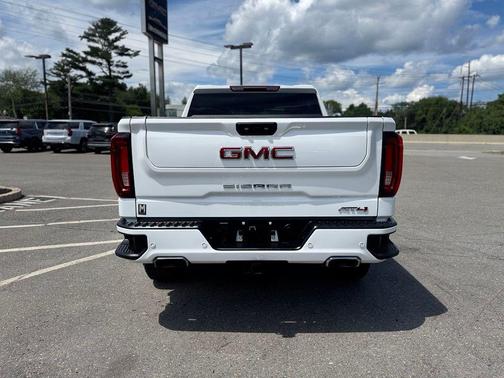 Summit White 2025 GMC Sierra 1500 AT4