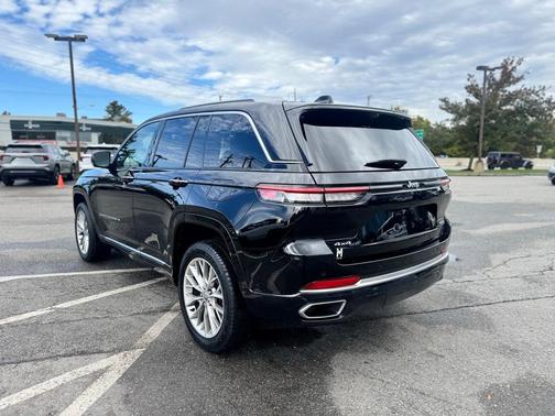 2023 Jeep Grand Cherokee Summit
