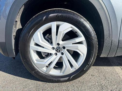 2023 Volkswagen Atlas 3.6L SE w/Technology