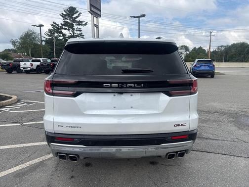 2025 GMC Acadia Denali