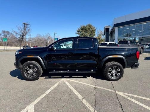 Onyx Black 2024 GMC Canyon AT4