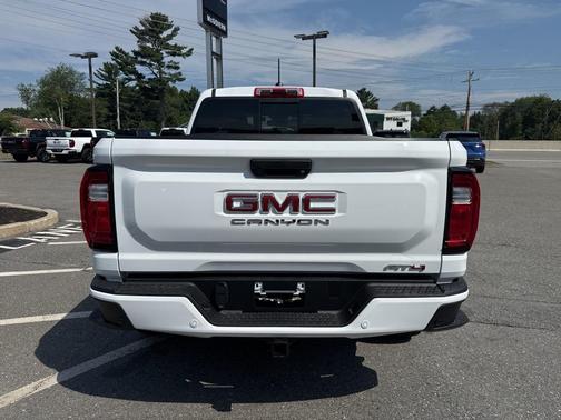 2025 GMC Canyon AT4
