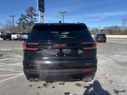 2026 GMC Acadia AT4