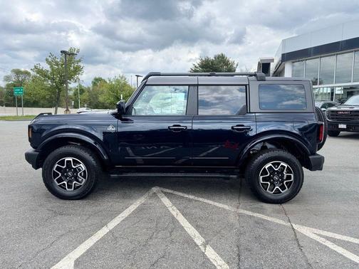Blue 2021 Ford Bronco Base