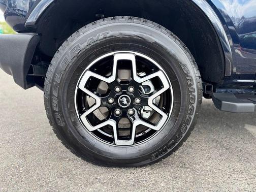 Blue 2021 Ford Bronco Base