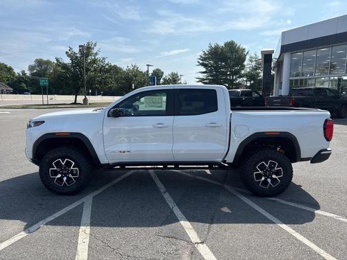 2025 GMC Canyon AT4