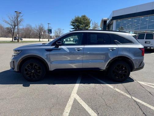 Everlasting Silver 2023 Kia Sorento SX