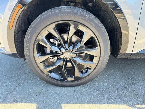 Gray 2023 Kia Sorento SX