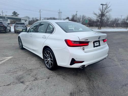 2022 BMW 330 i xDrive
