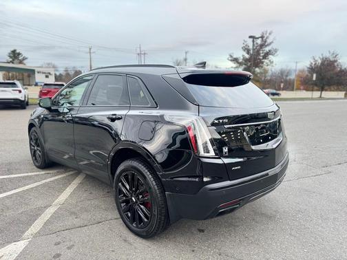 2022 Cadillac XT5 Sport