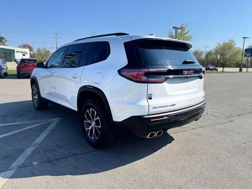 White Frost Tri-Coat 2024 GMC Acadia AT4