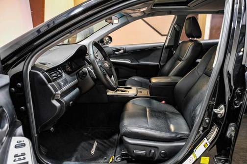 Black 2014 Toyota Camry SE