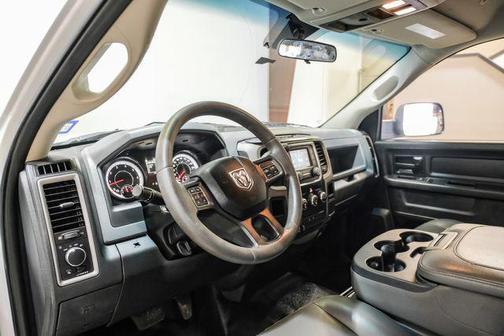 2018 RAM 2500 Tradesman Crew Cab 4x2 8' Box