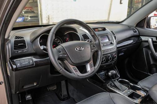 2015 Kia Sorento LX