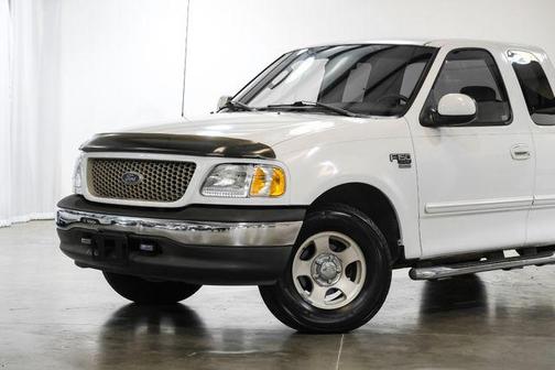 White 2002 Ford F-150 XLT SuperCab