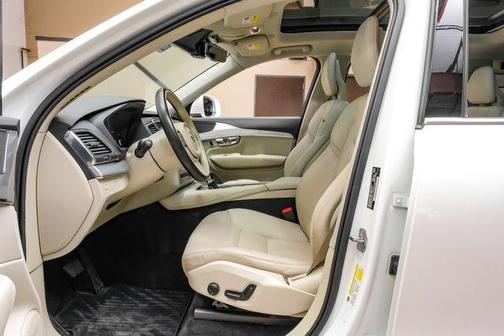 2018 Volvo XC90 T5 Momentum