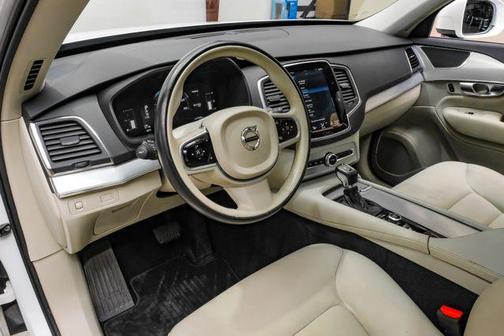 2018 Volvo XC90 T5 Momentum