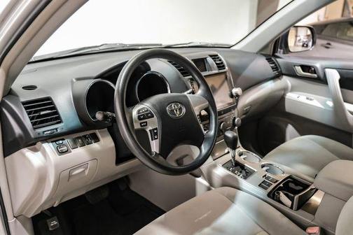 2012 Toyota Highlander SE
