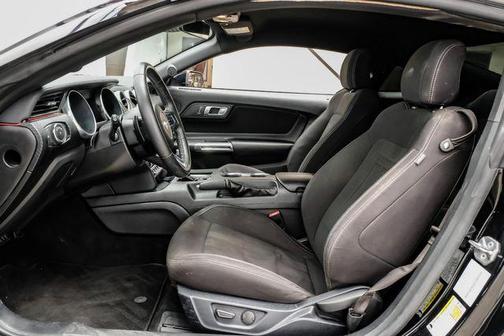 2021 Ford Mustang EcoBoost