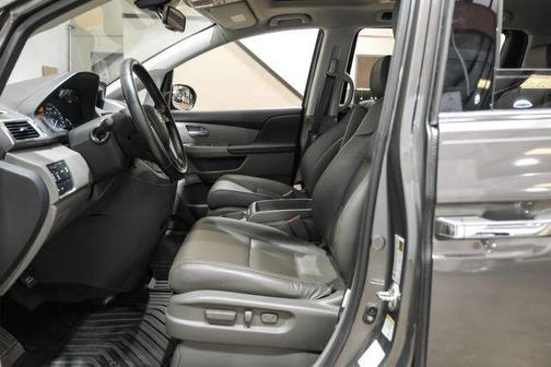 Modern Steel Metallic 2017 Honda Odyssey Touring Elite