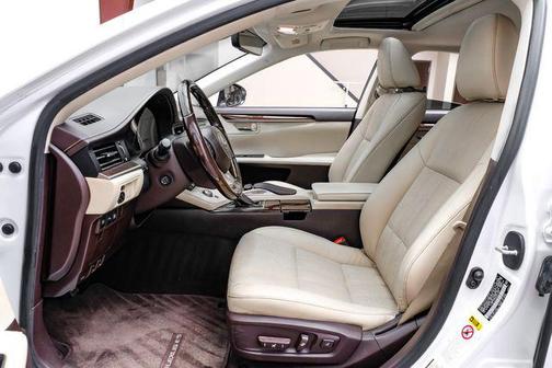 White 2016 Lexus ES 350 Base