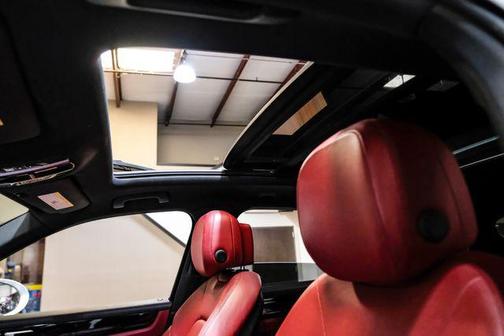White 2019 Porsche Cayenne Cayenne