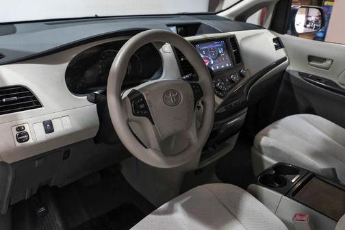 White 2011 Toyota Sienna LE
