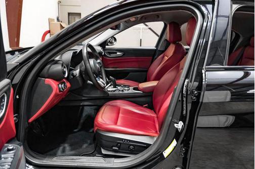 Alfa Black 2021 Alfa Romeo Giulia Base