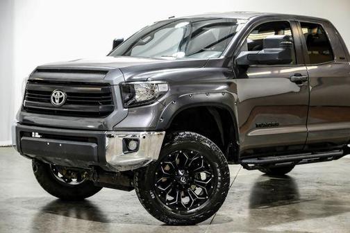 2017 Toyota Tundra SR5