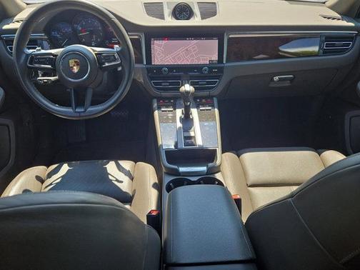 2022 Porsche Macan Base