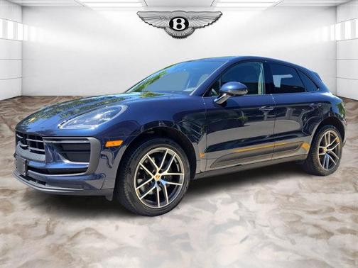 2022 Porsche Macan Base