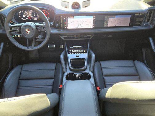 2025 Porsche Cayenne GTS