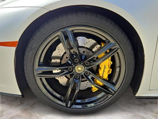 2020 Lamborghini Huracan EVO Base