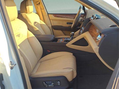 2024 Bentley Bentayga Azure