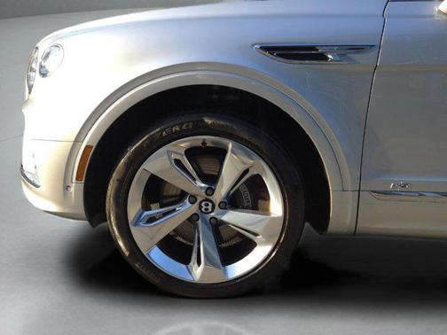 2022 Bentley Bentayga V8