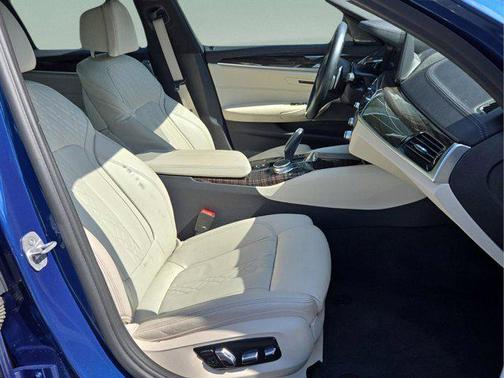 2022 BMW M550 i Xdrive