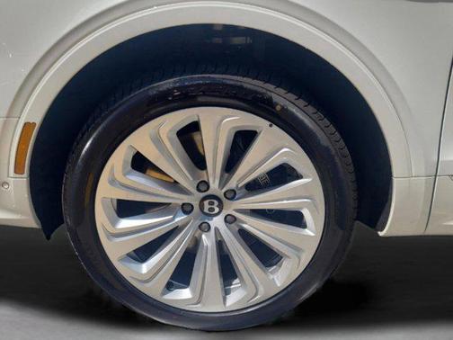 2024 Bentley Bentayga Azure