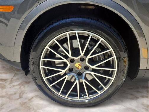 2021 Porsche Cayenne Base