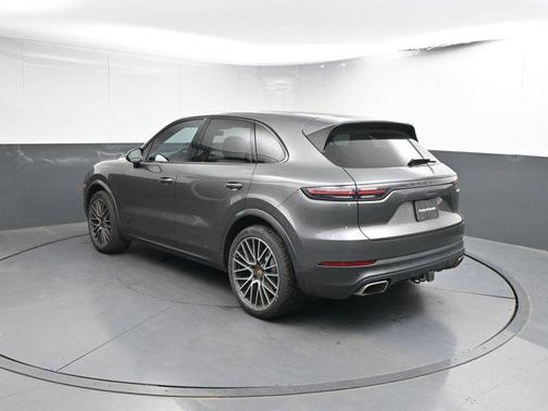 2021 Porsche Cayenne Base