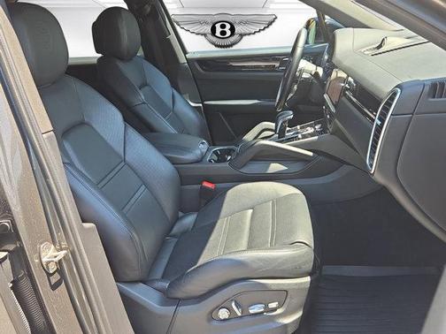 2021 Porsche Cayenne Base