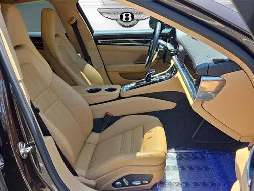 2018 Porsche Panamera 4