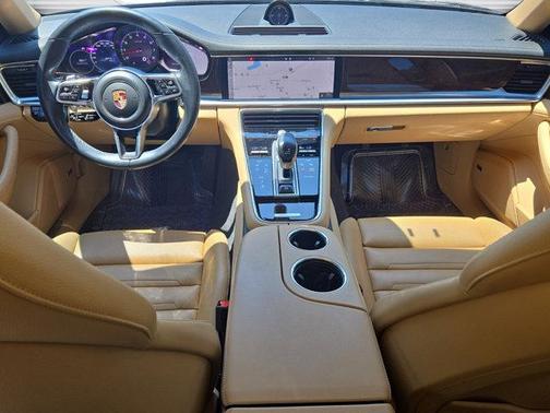 2018 Porsche Panamera 4